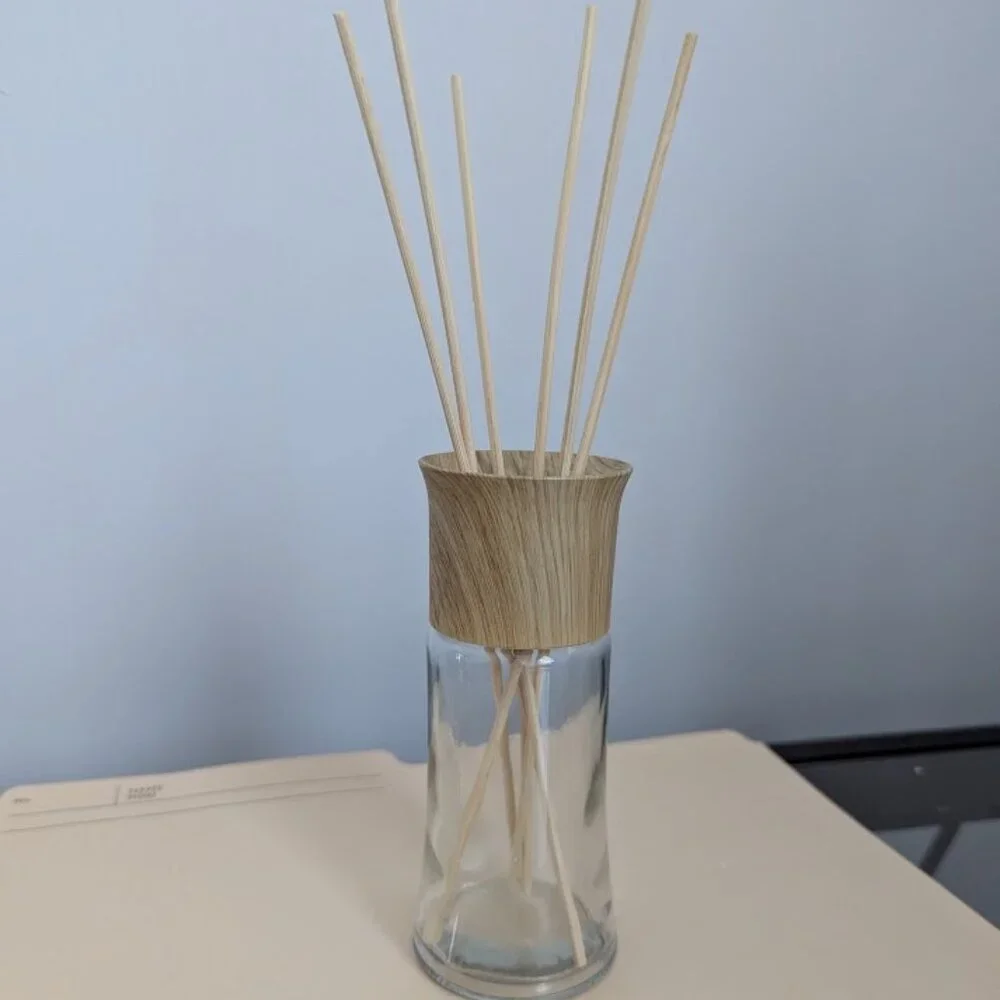 Pink Zebra - Natural Reeds - Scent Diffuser Oil - Picture 1 of 3